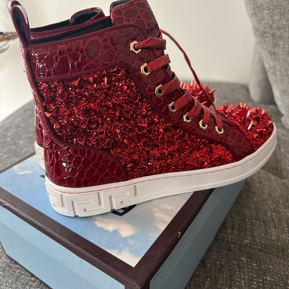 Spikes - Picture 2 of 5